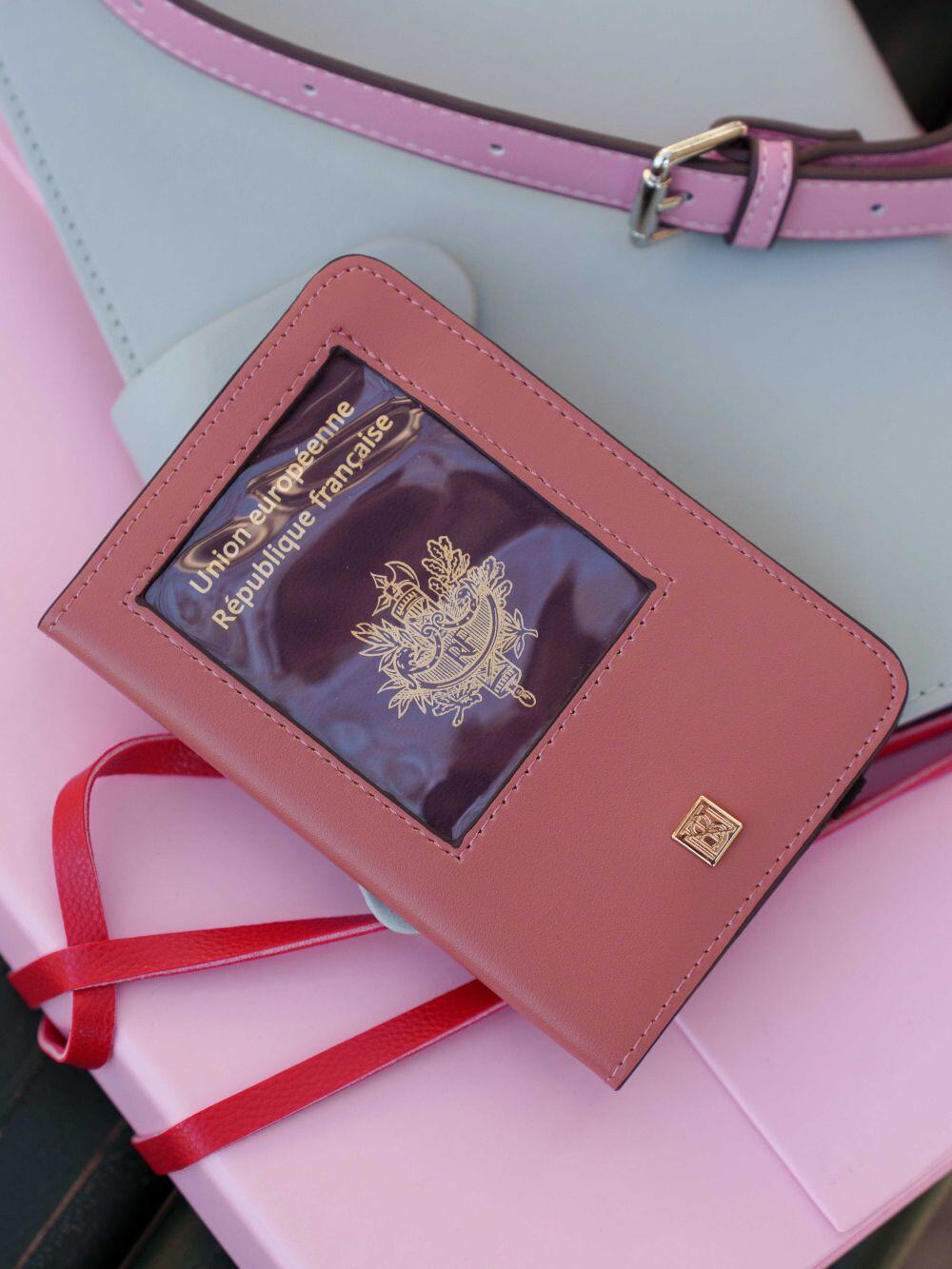 Wholesaler BESTINI PARIS - Jovi pass
