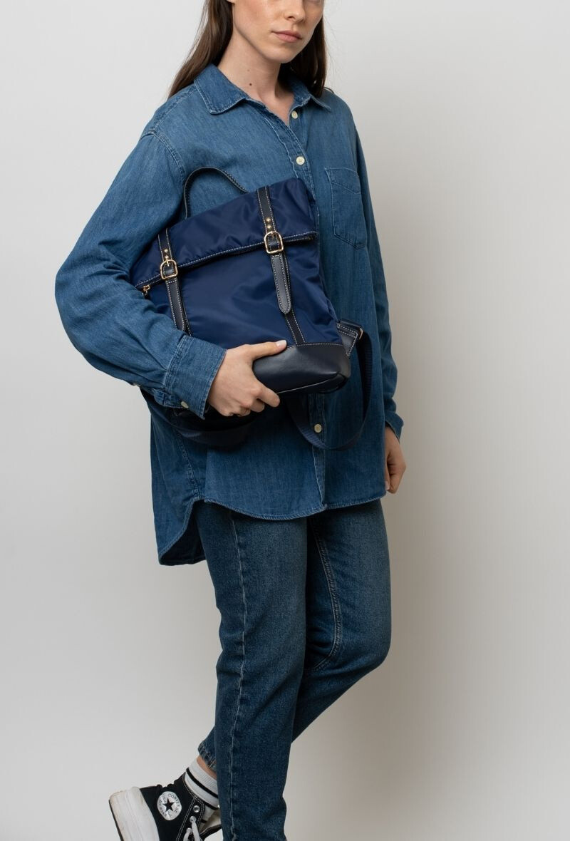 Wholesaler BESTINI - Backpack with flap closure, handle, zip and magnetic clasp, two-tone material