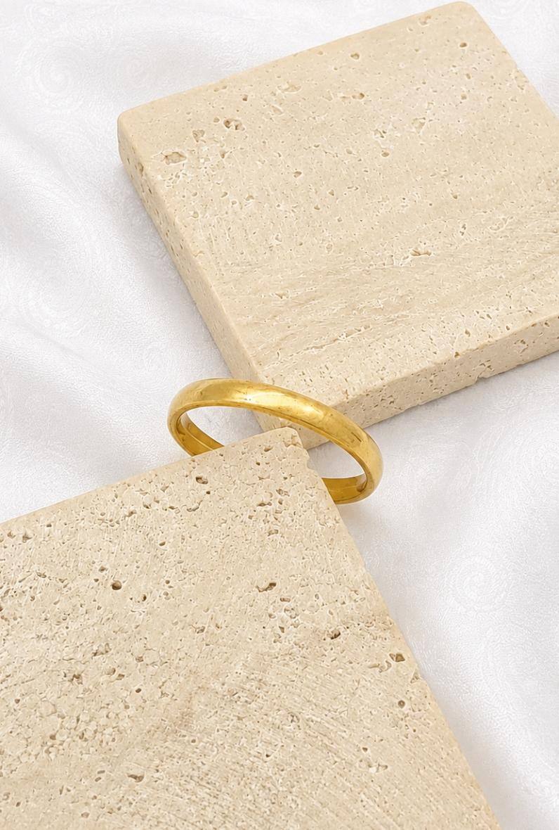 Mayorista Bijoussimo - Caja de 36 anillos de acero dorado, banda simple, ancho de 3mm (Tamaños del 17 al 22)