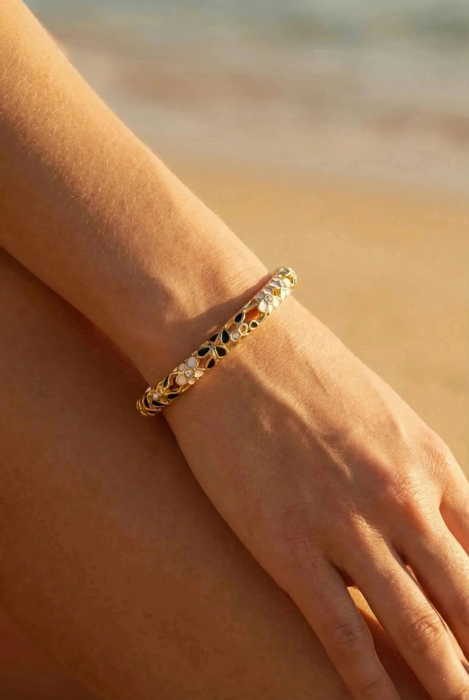 Grossiste Bijoux Mystères - Bracelet coloré en laiton