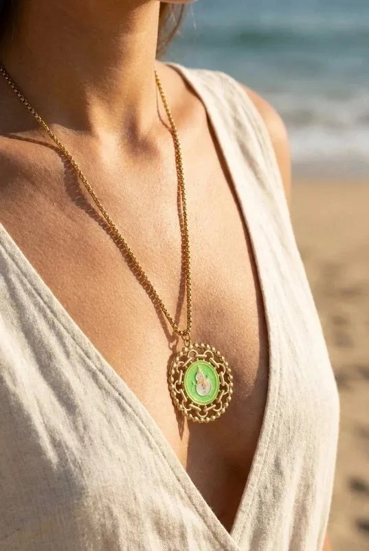 Grossiste Bijoux Mystères - Collier pendentif motif bonhomme de neige en acier inoxydable