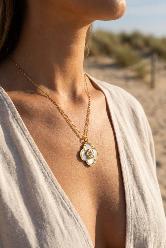 Grossiste Bijoux Mystères - Collier avec motif fleur et étoile