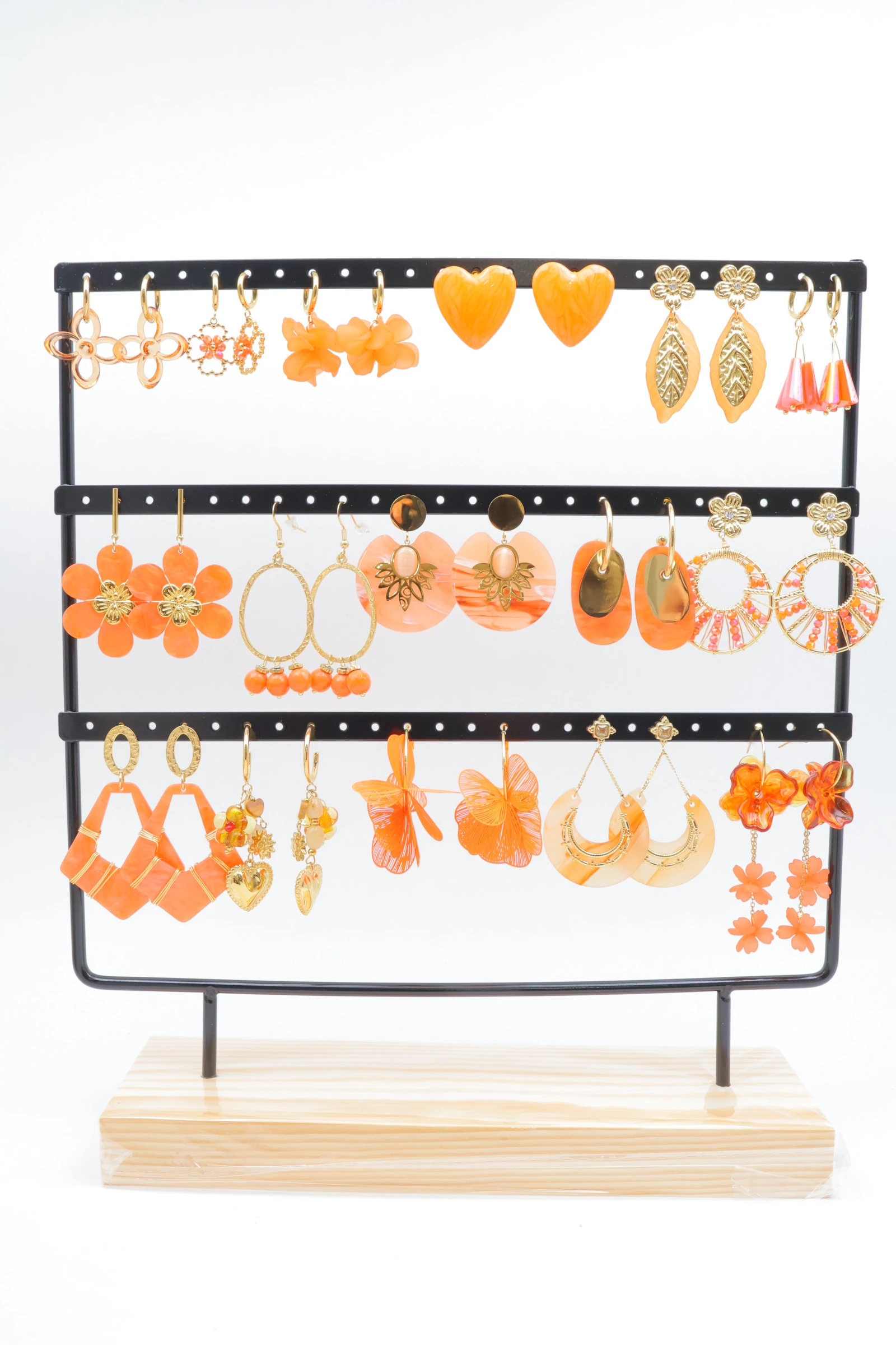 Grossiste Bijoux Mystères - Lot de 16 paires de boucles d'oreilles avec présentoir