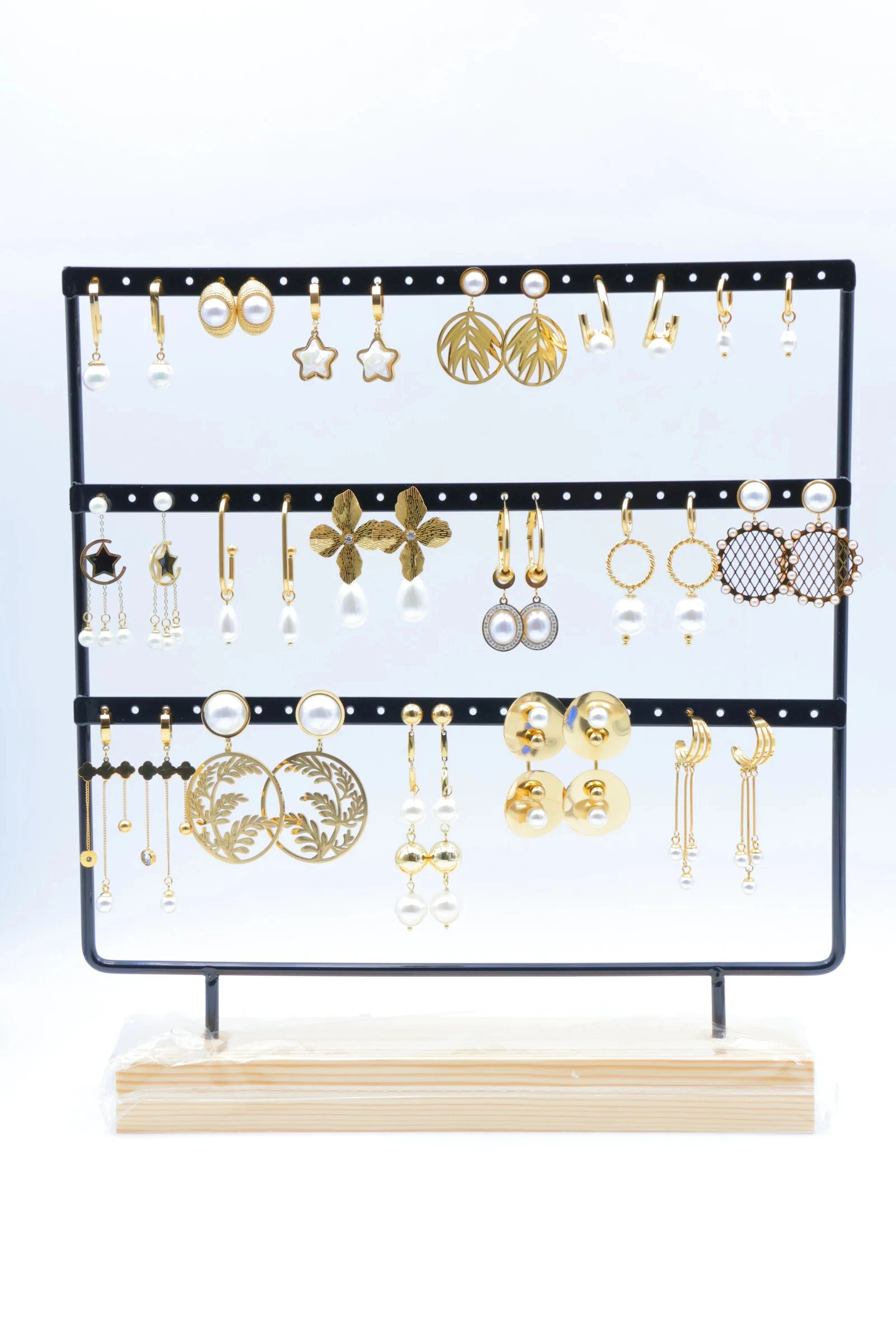 Wholesaler Bijoux Mystères - Stainless steel earrings display