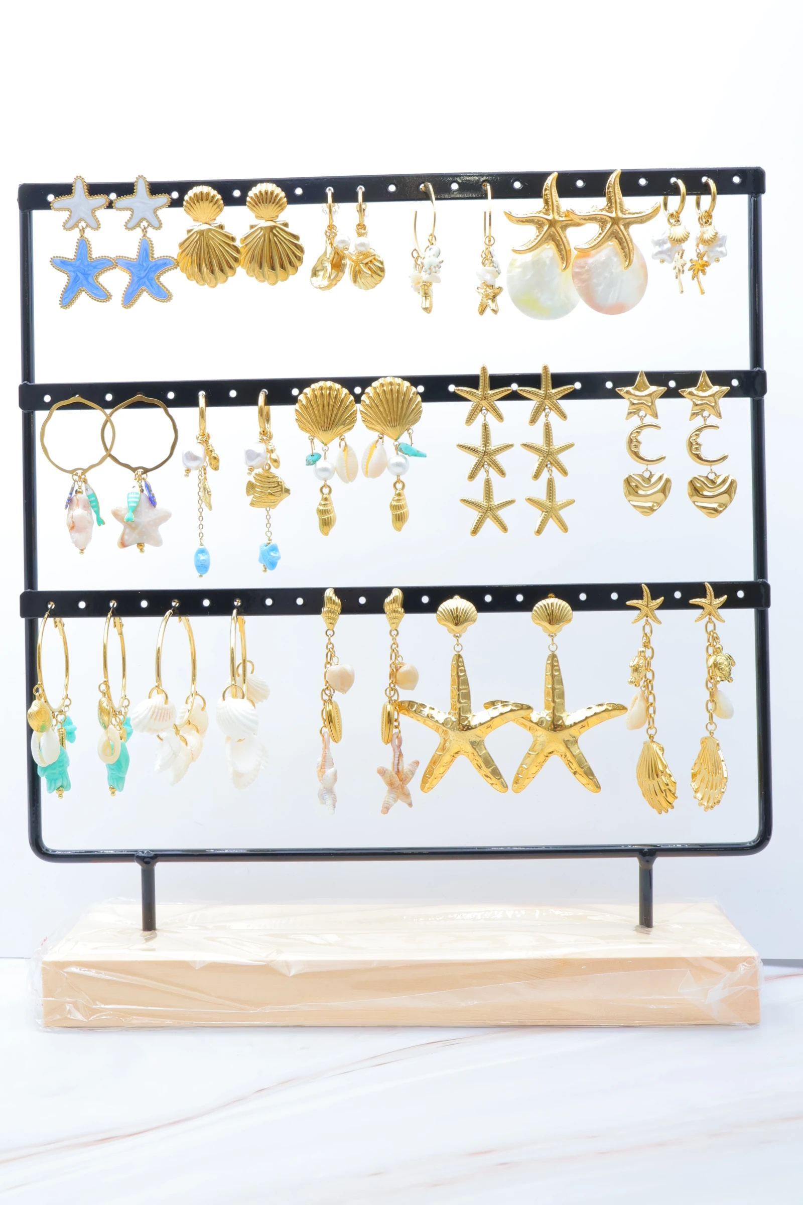 Großhändler Bijoux Mystères - Schmuckset mit Präsentationsständer geliefert