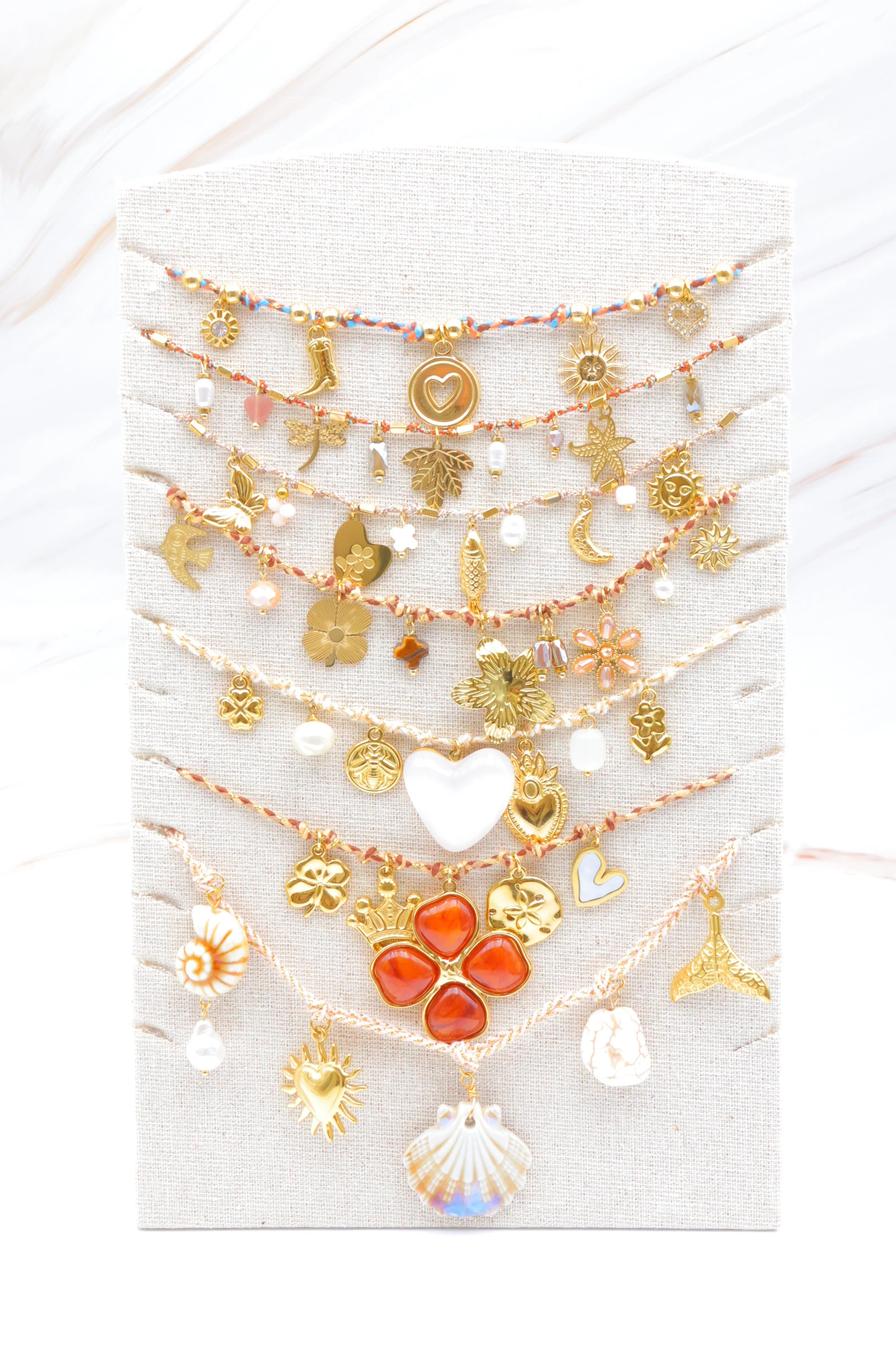 Grossiste Bijoux Mystères - Ensemble de bijoux livré avec présentoir