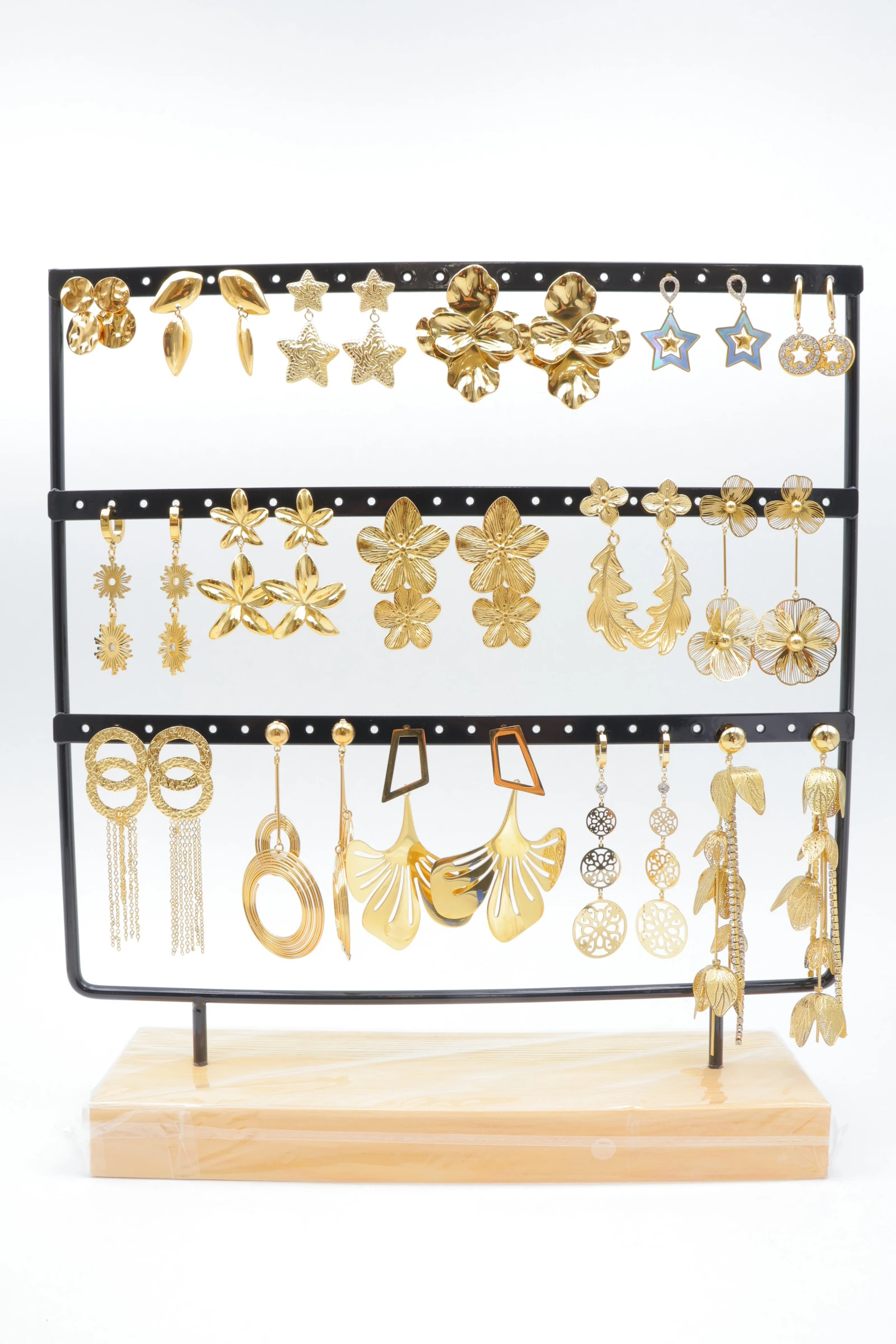 Grossiste Bijoux Mystères - Lot de 16 paires de boucles d'oreilles avec présentoir