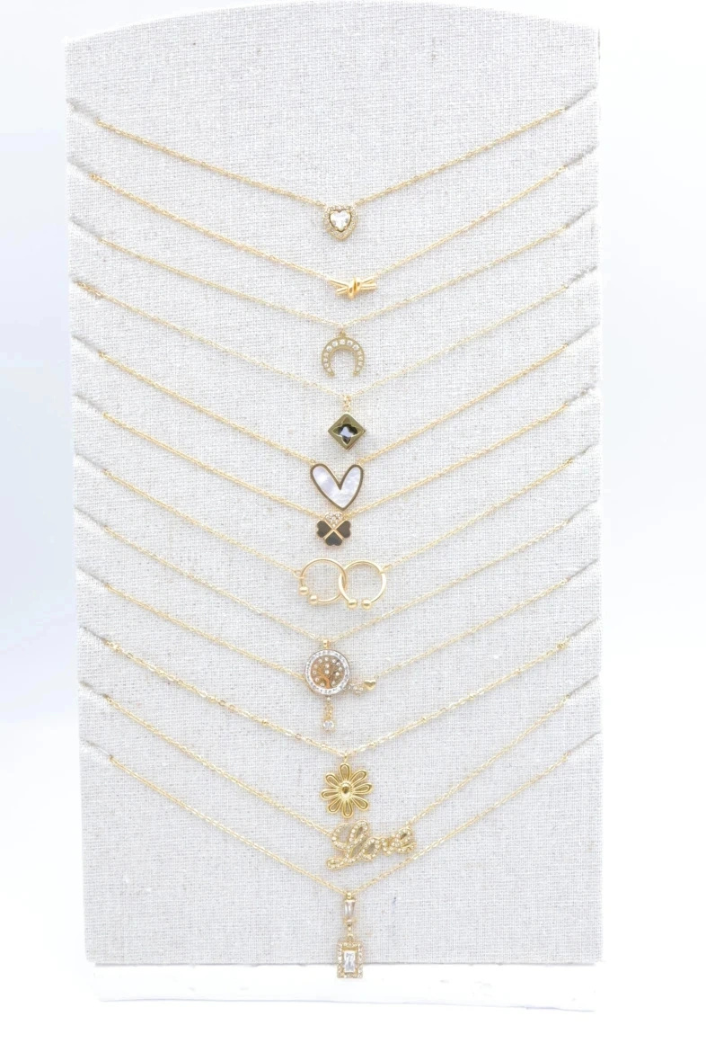 Grossiste Bijoux Mystères - Lot de 12 colliers en acier inoxydable avec présentoir