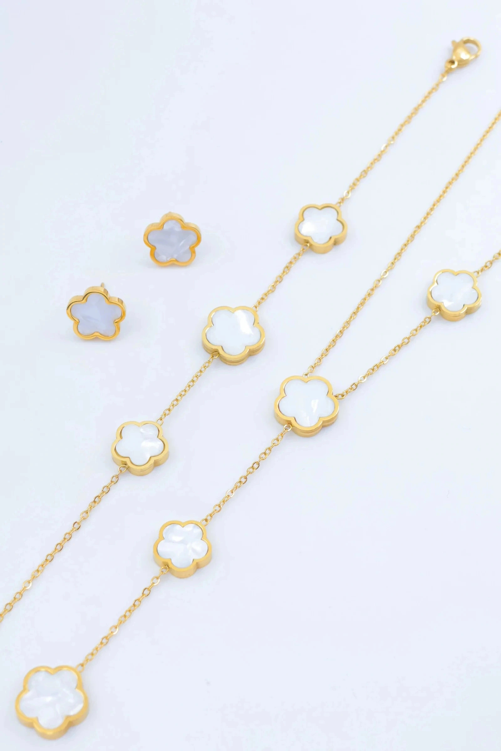 Wholesaler Bijoux Mystères - Matching complete set for an elegant look