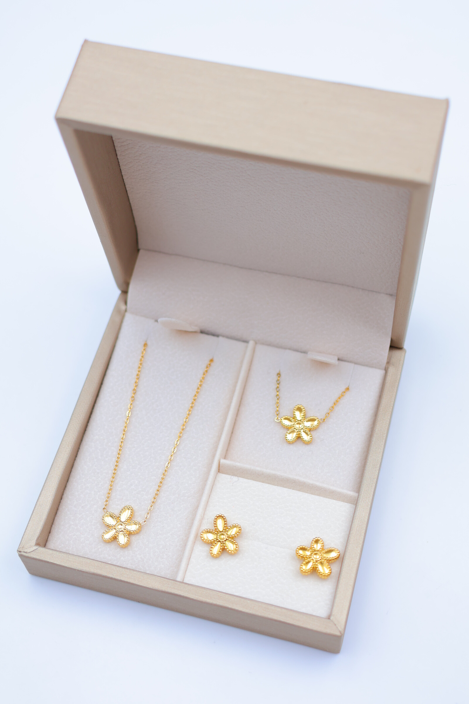 Großhändler Bijoux Mystères - Schmuckset mit Edelstahlschachtel
