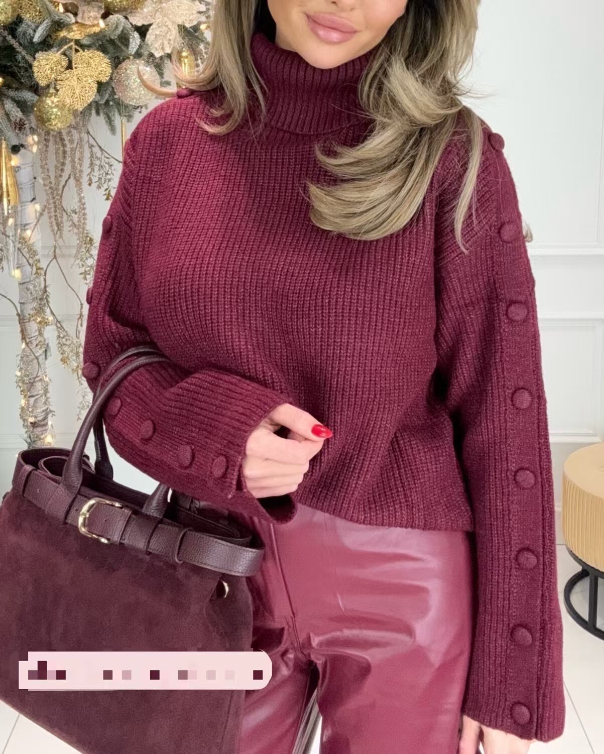 Wholesaler Bisou's project - Turtleneck sweater with buttoned sleeves