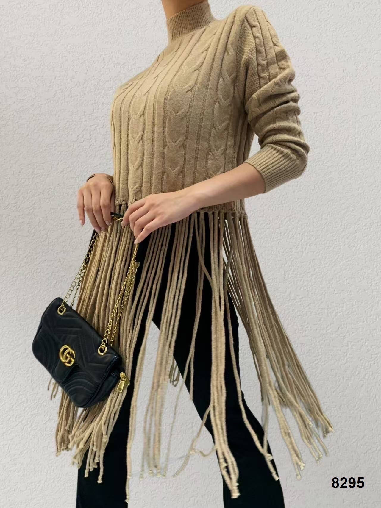 Wholesaler Bisou's project - Sweater with fringe