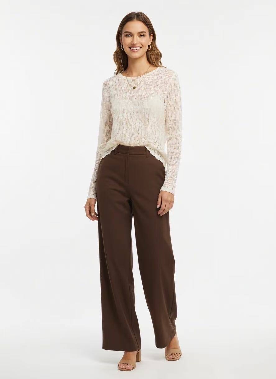 Pull léger HAUT FLEURI, parfait pour le printemps, en polyester, acrylique, nylon et laine, fabriqué en Chine.