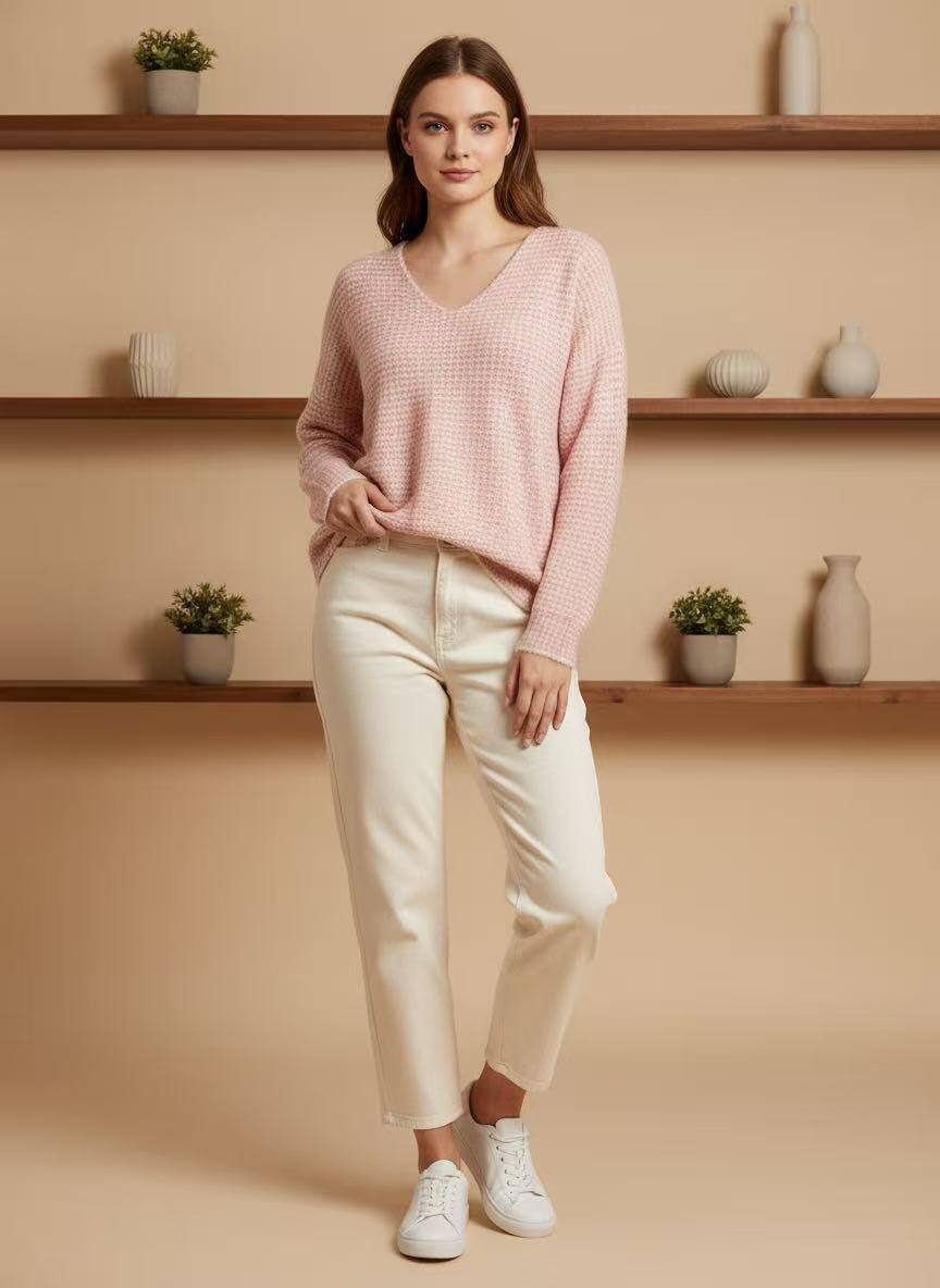 Pull rayé col V, léger pour femmes, polyester et laine, idéal pour le printemps, fabriqué en Chine.