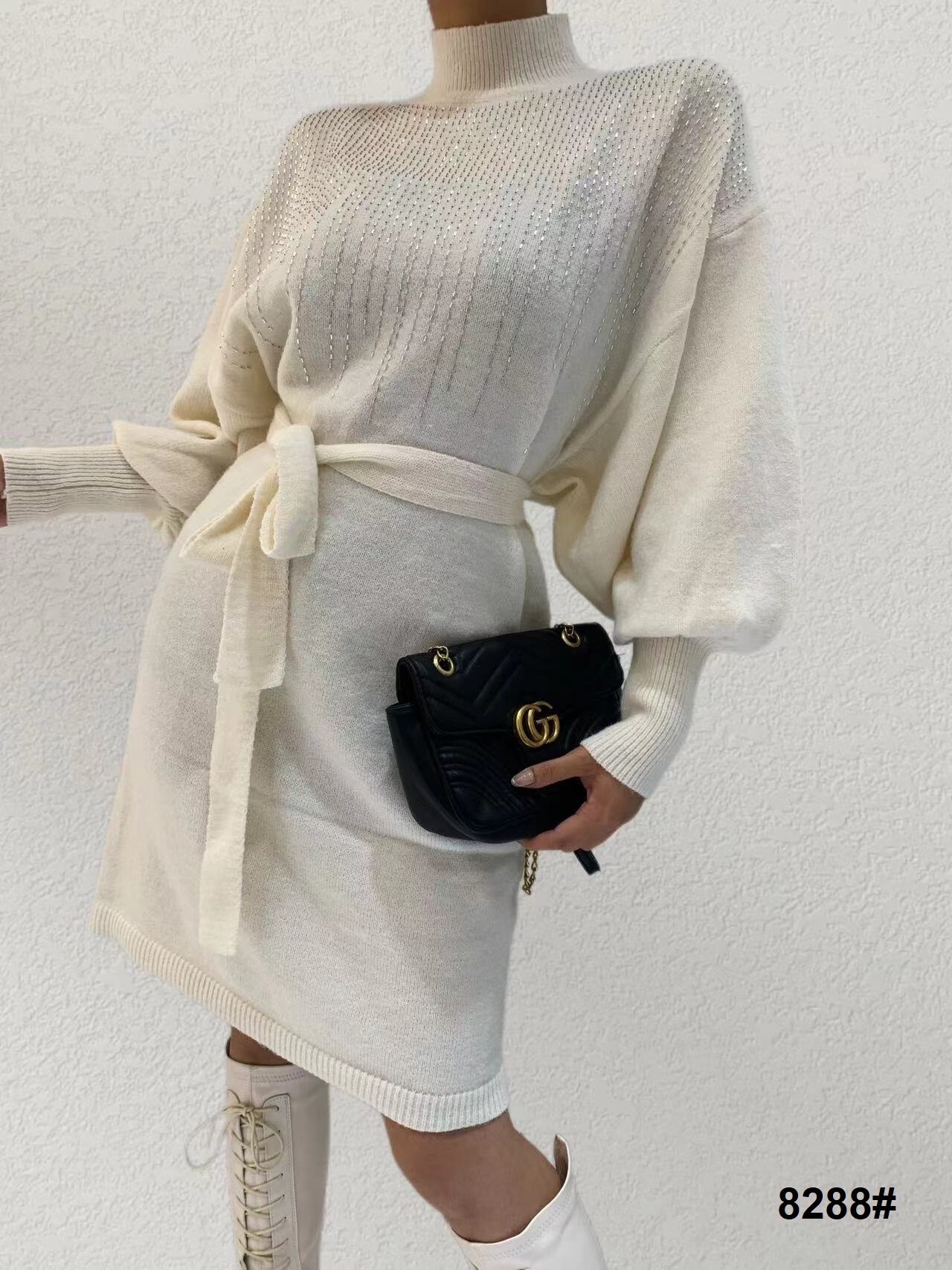 Wholesaler Bisou's project - Sweater dress with a belt