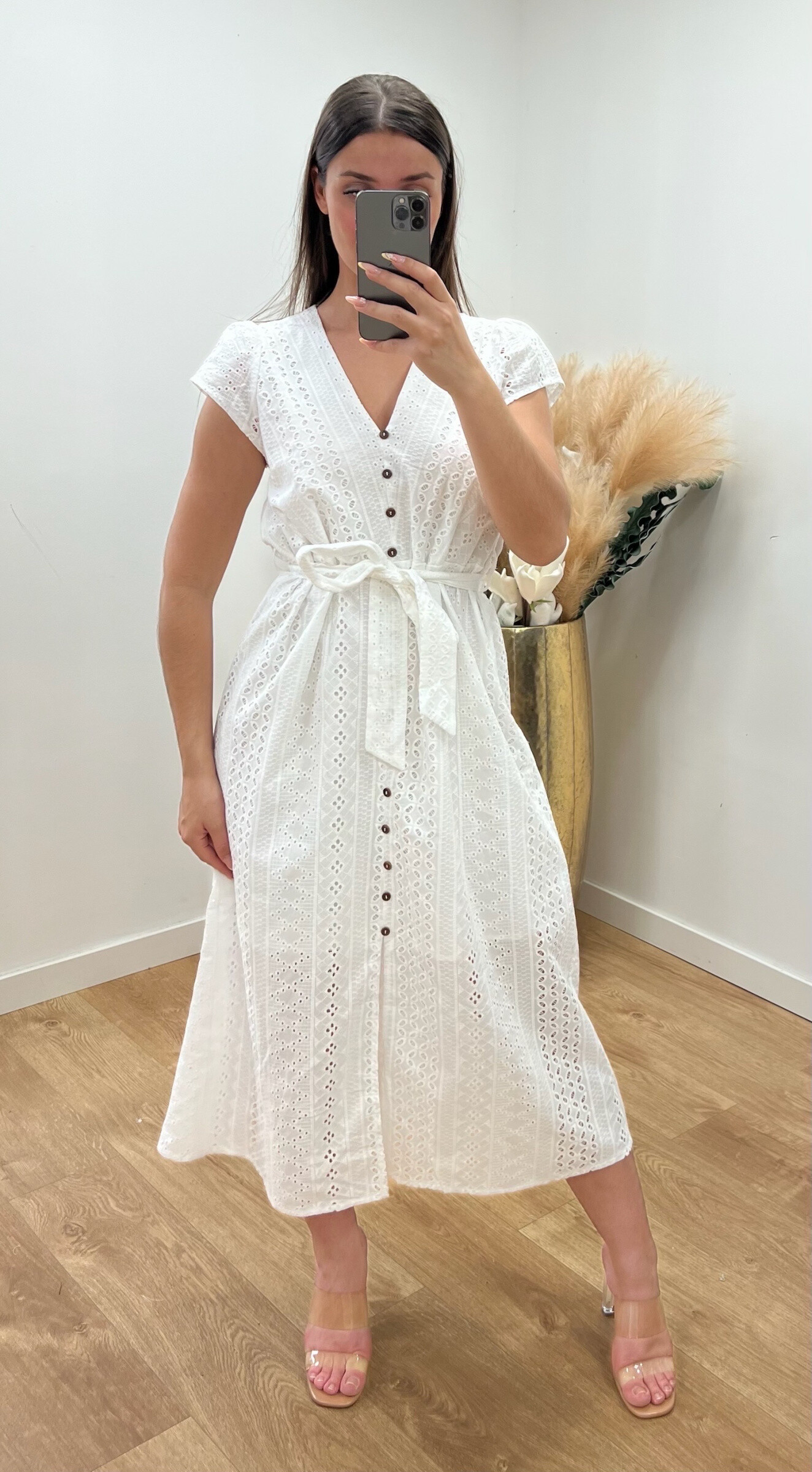 100% cotton summer dress, V-neck, perfect for hot July days, Spring/Summer 2025 collection. Made in China.