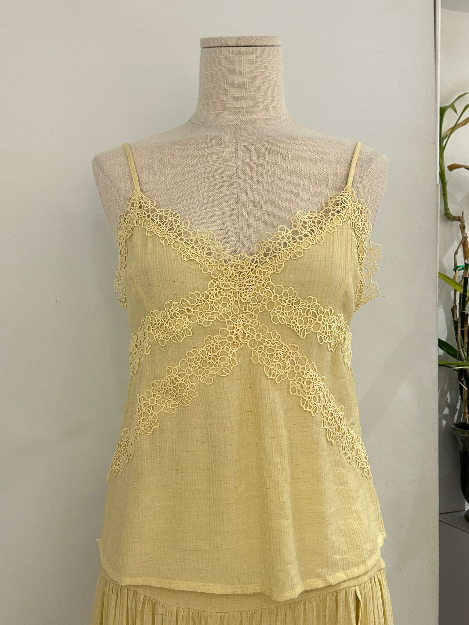 ADJUSTABLE STRAP TOP