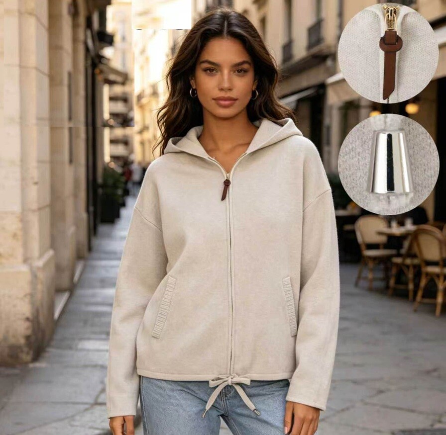Wholesaler Bluoltre - Soft knit hooded cardigan, fastened with a golden zipper and brown leather pull
