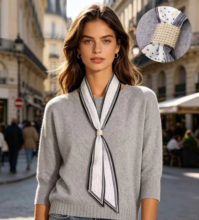 Grossiste Bluoltre - Pull doux à manches trois-quarts, avec foulard blanc à pois noirs bordé de noir