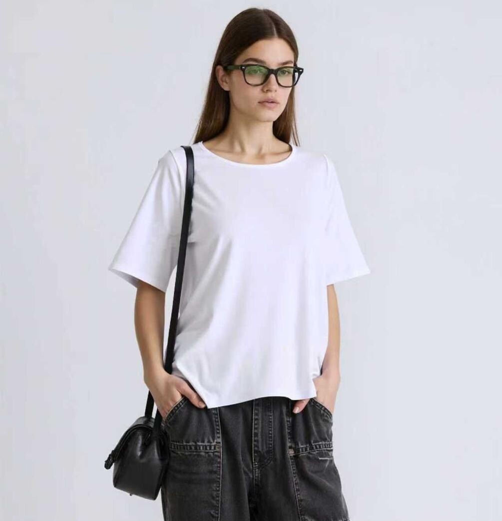 Grossiste Bluoltre - T-Shirt uni en viscose avec manches courtes