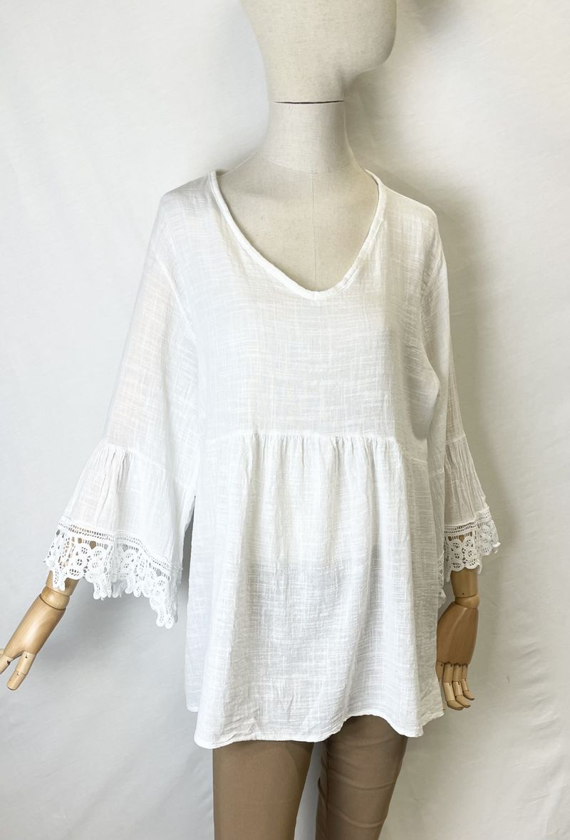 Wholesaler Bobo Glam' - Loose cotton blouse with lace detail