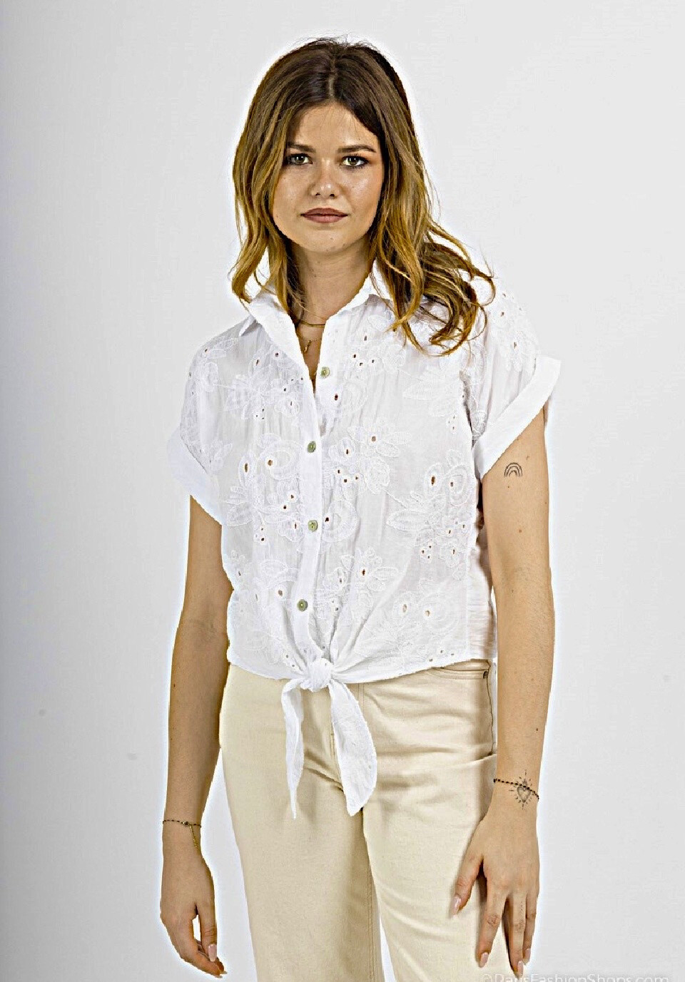 Wholesaler Bobo Glam' - Cotton blouse in English embroidery perforated to tie