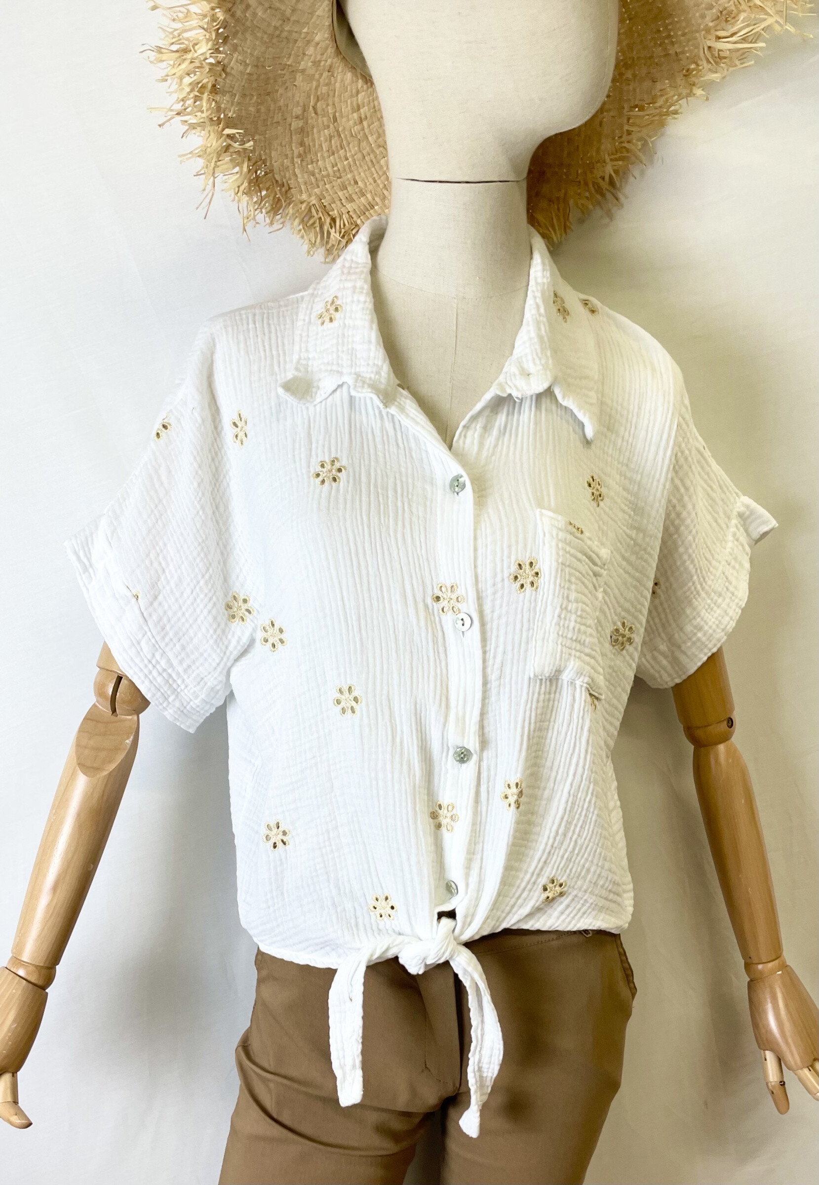 Wholesaler Bobo Glam' - Flower embroidery blouse in cotton gauze