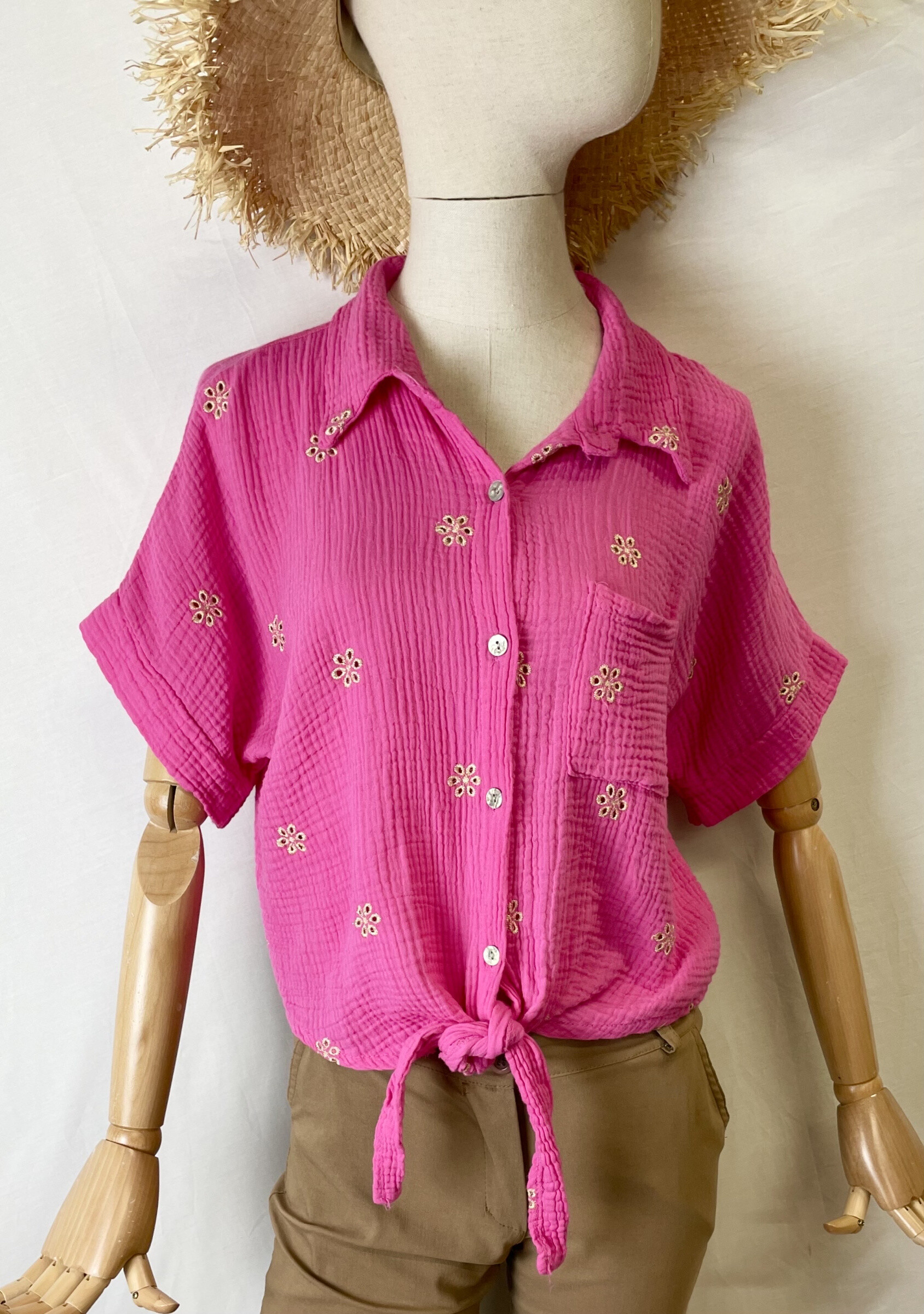 Grossiste Bobo Glam' - Chemisier à nouer à broderie fleurie en gaze de coton