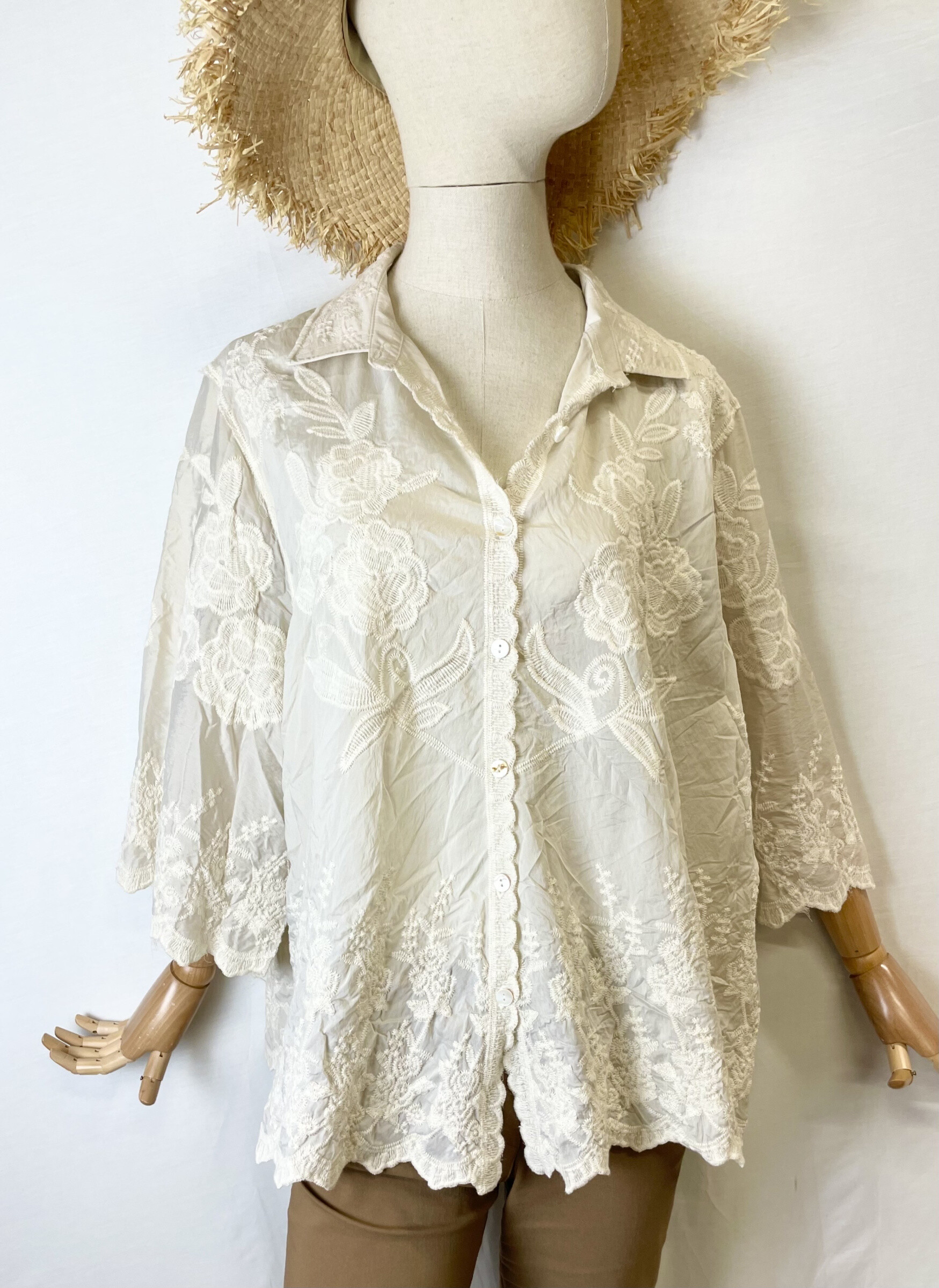 Wholesaler Bobo Glam' - Floral embroidery blouse
