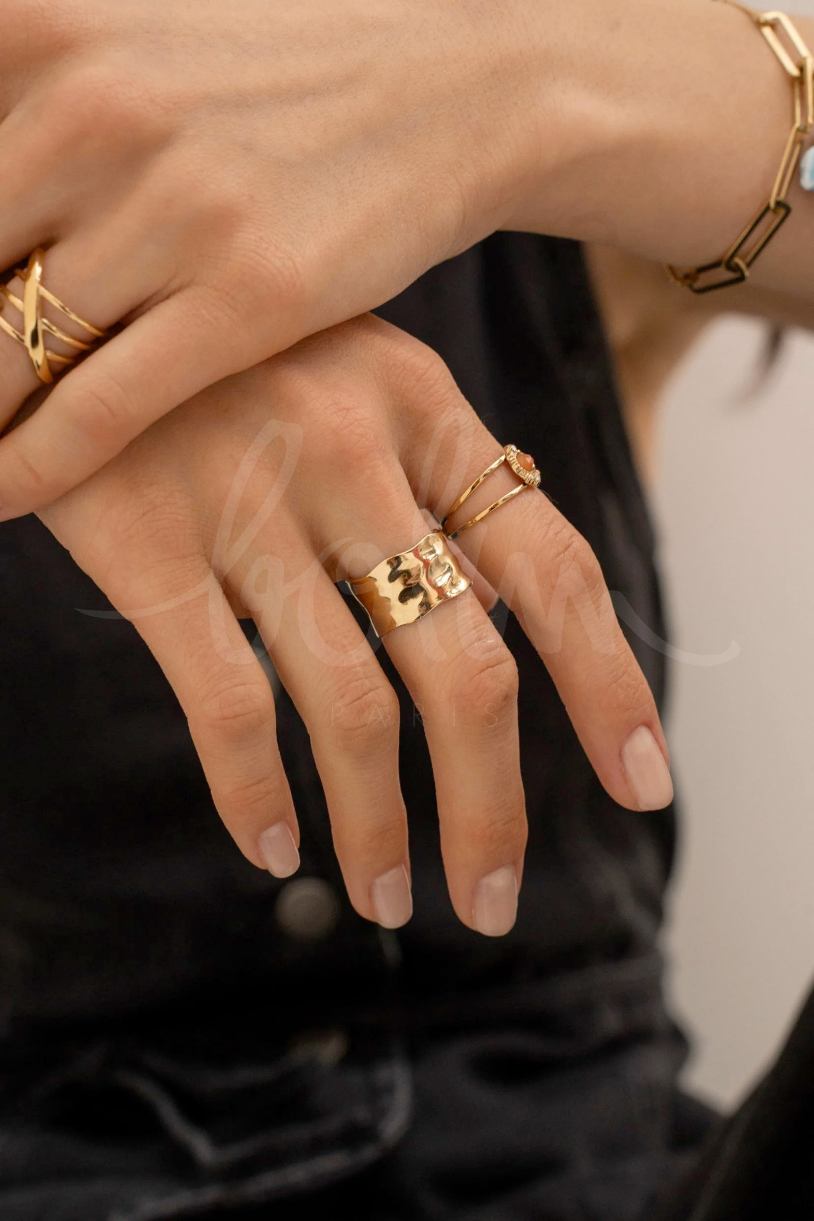 Grossiste Bohm - Bague Saphira - effet martelé en acier inoxydable