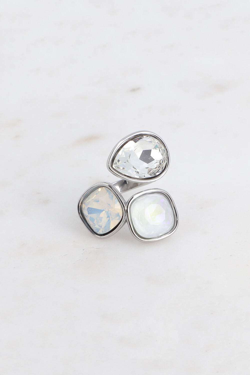 Großhändler Bohm - Offener Ring - 3 Schnittkristalle, Tropfen und Quadrat 10 mm - gold und silber