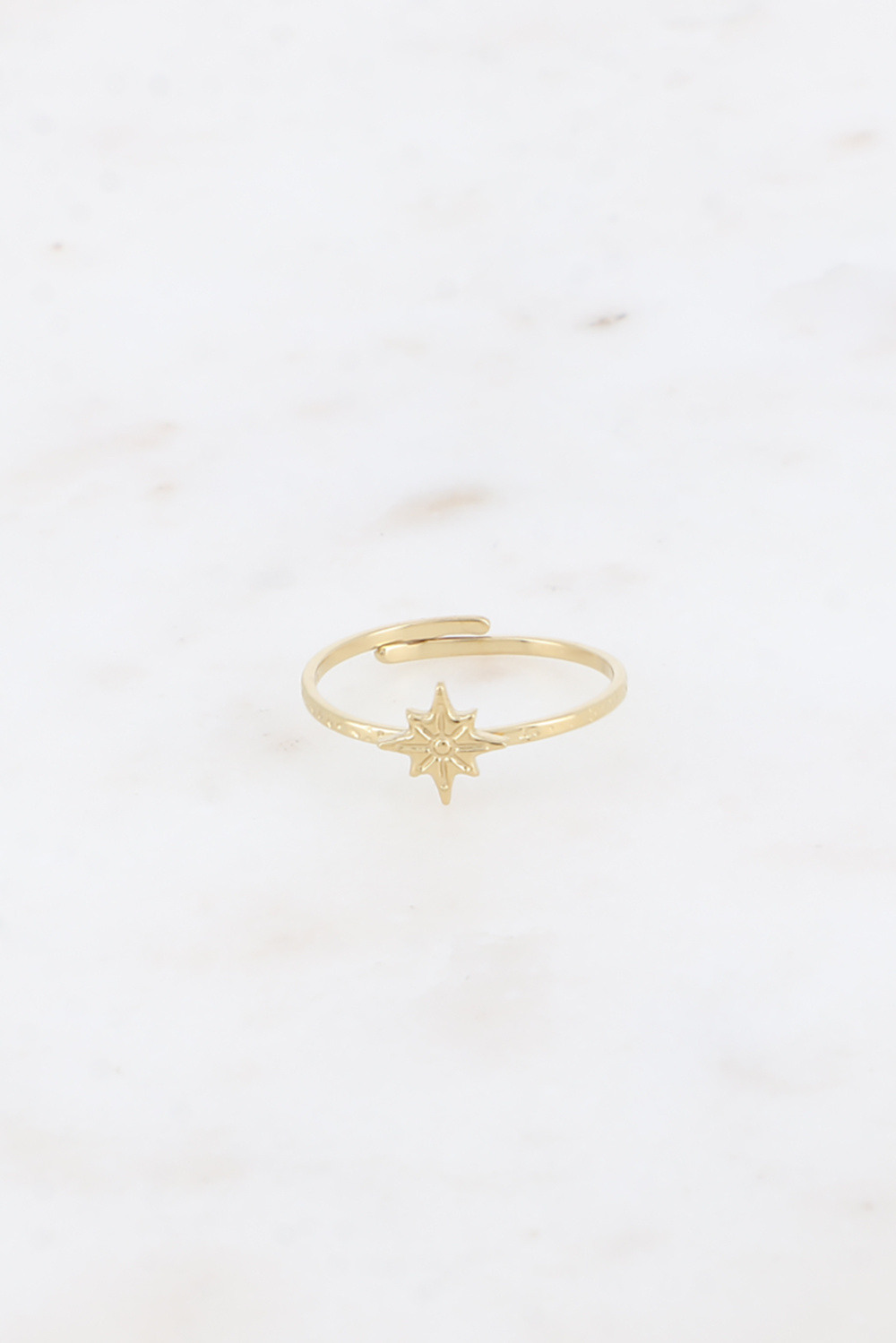 Grossiste Bohm - Bague fine - anneau martelé et étoile du Nord texturée