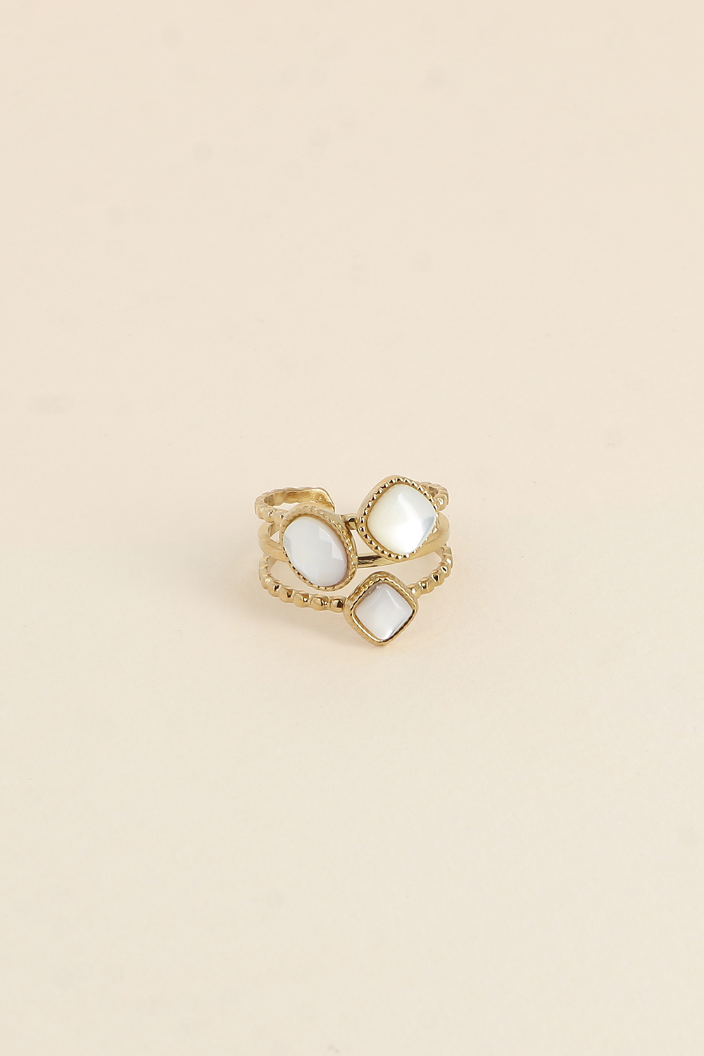 Grossiste Bohm - Bague - 3 anneaux effet milgrain et 3 nacre blanches