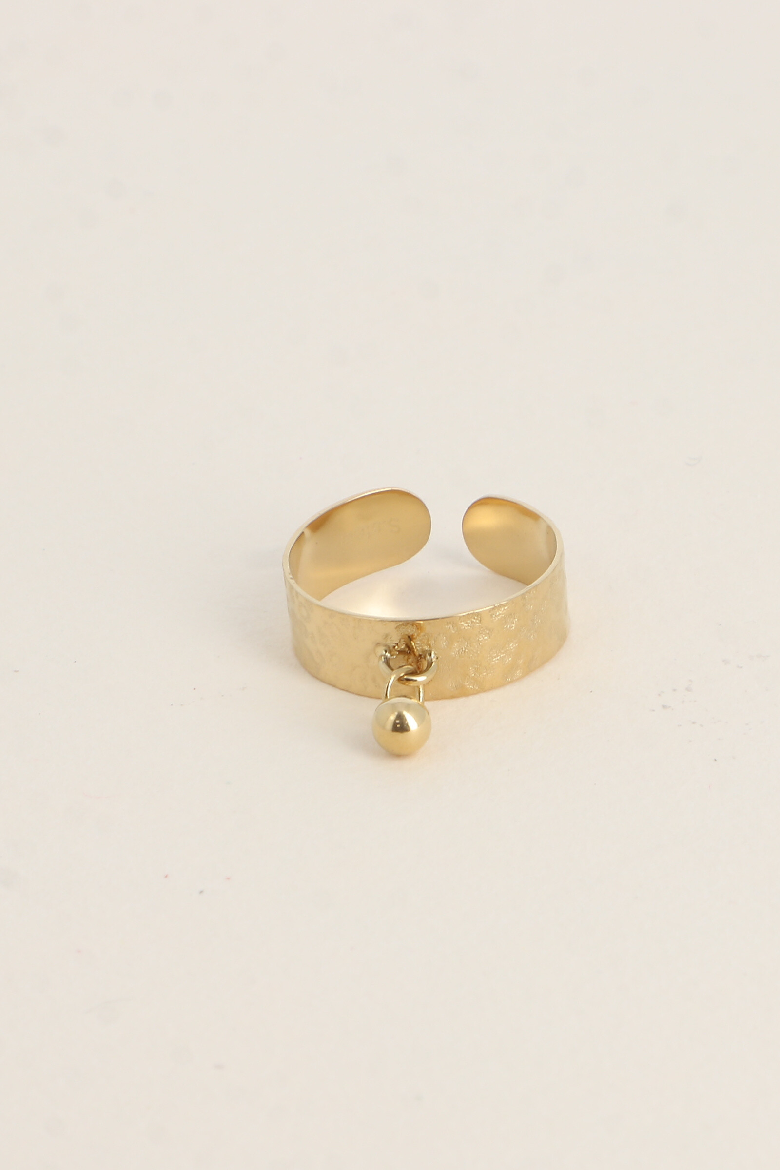 Grossiste Bohm - Bague - anneau martelé et pampille petite boule