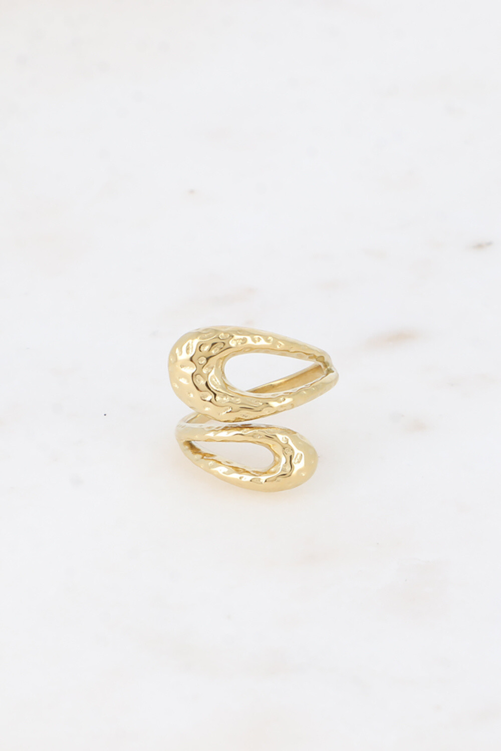 Großhändler Bohm - Weit offener Ring – durchbrochene und gehämmerte Formen