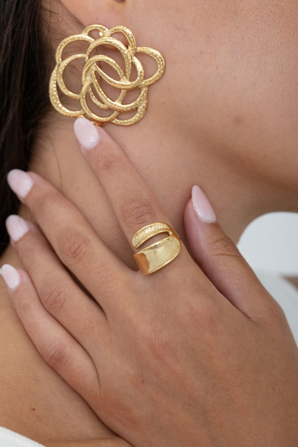 Großhändler Bohm - Ring – flacher Ring mit kleinem punktförmigem Teil