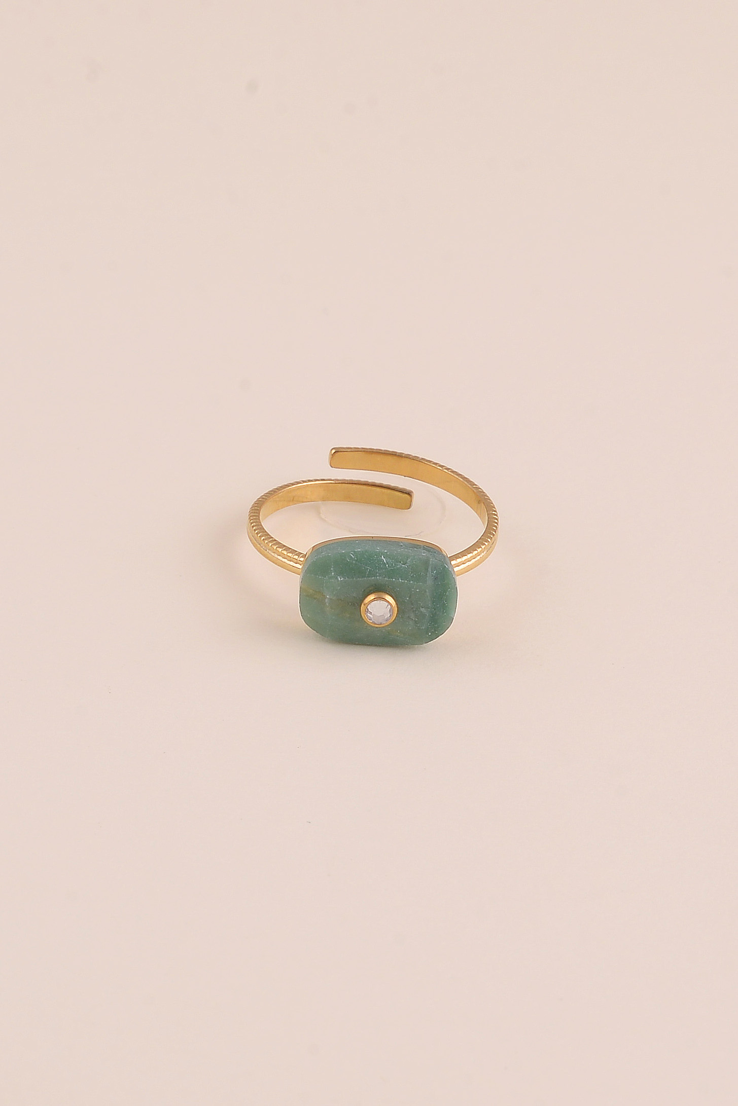 Großhändler Bohm - Feiner Ring - rechteckiger Naturstein und Zirkonia