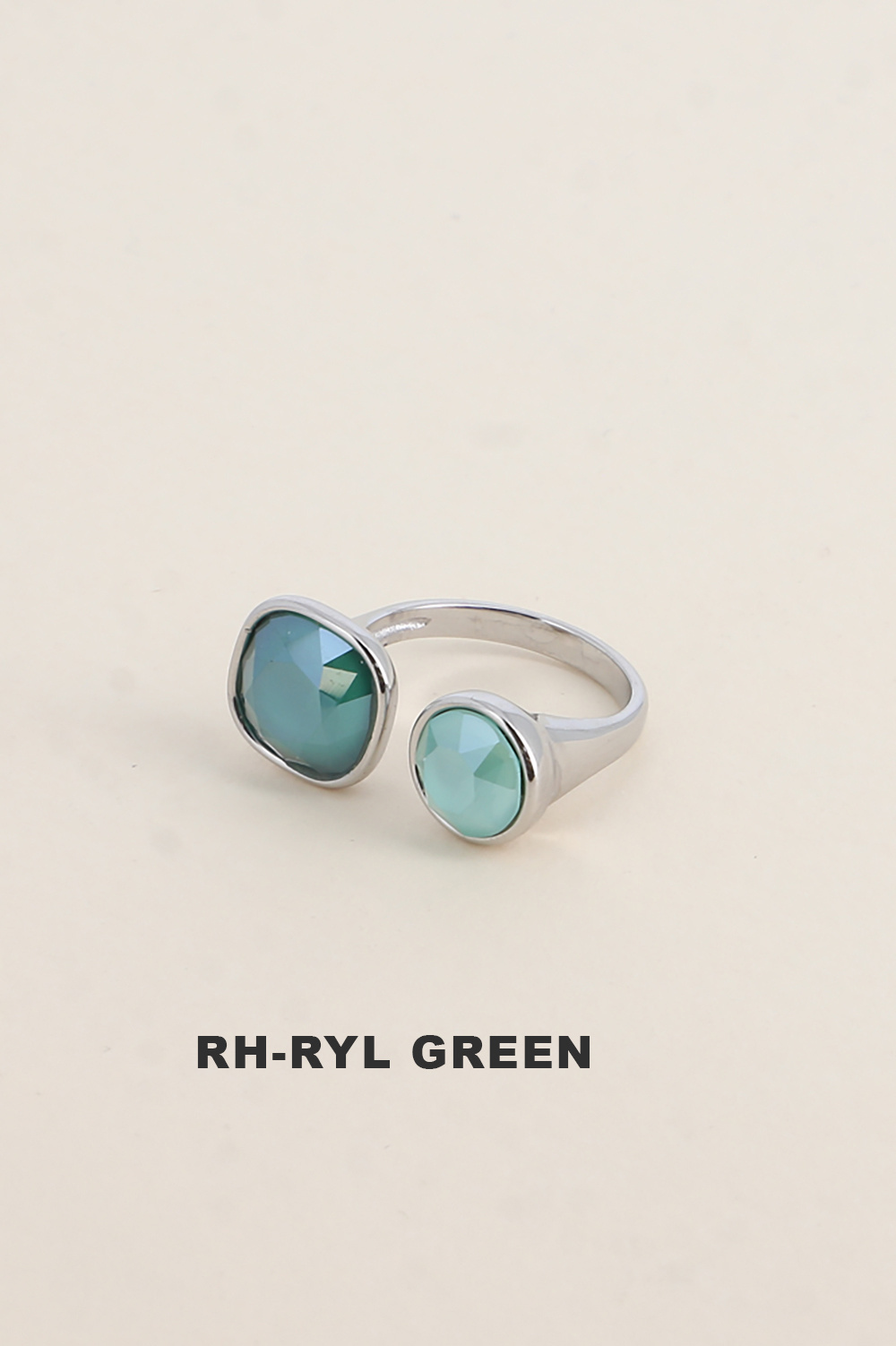 Mayorista Bohm - Anillo abierto plateado adornado con cristales de Swarovski® de 10mm y SS39