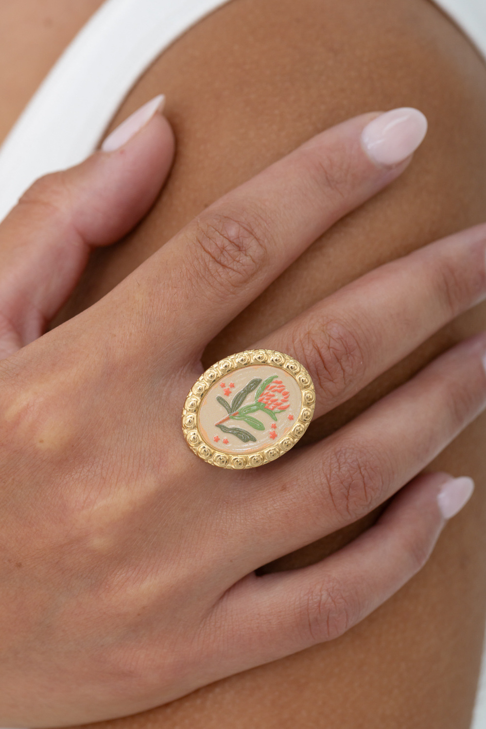 Grossiste Bohm - Bague - médaillon avec une fleur émaillée
