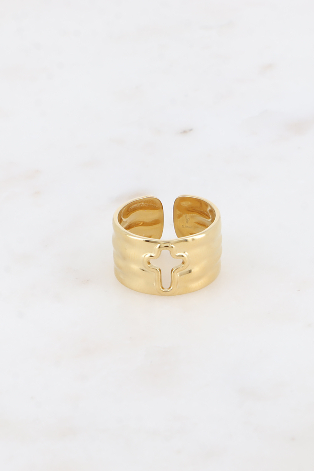 Grossiste Bohm - Bague - anneau martelé avec croix religieuse ajourée