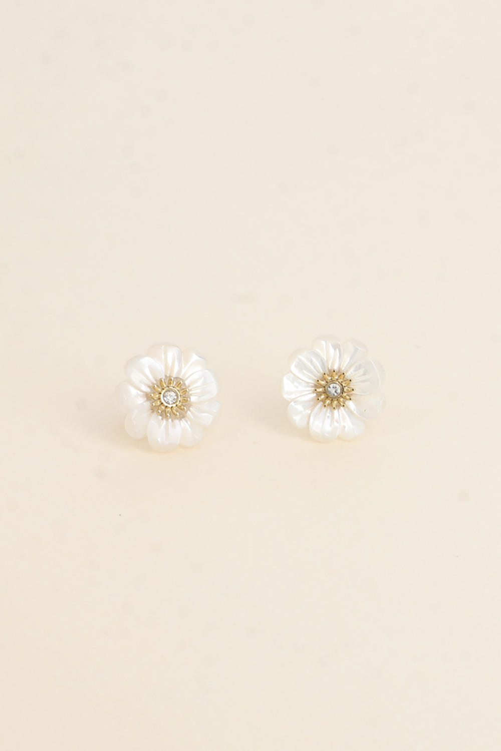 Grossiste Bohm - Boucles puces - fleur en pierre naturelle et oxyde de zirconium