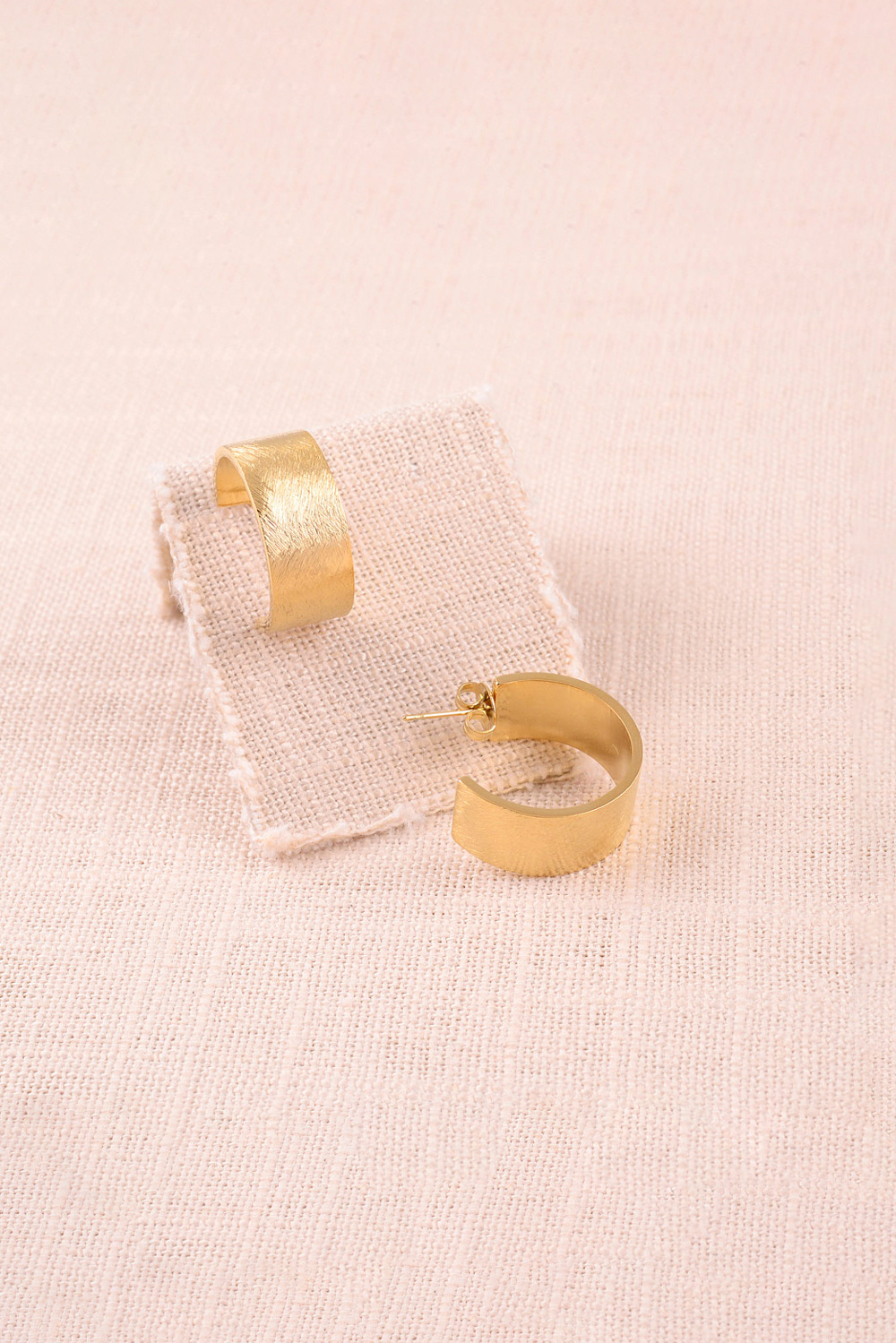 Grossista Bohm - Orecchini a Cerchio - Anello Spazzolato Opaco, Piatto e Largo 22mm