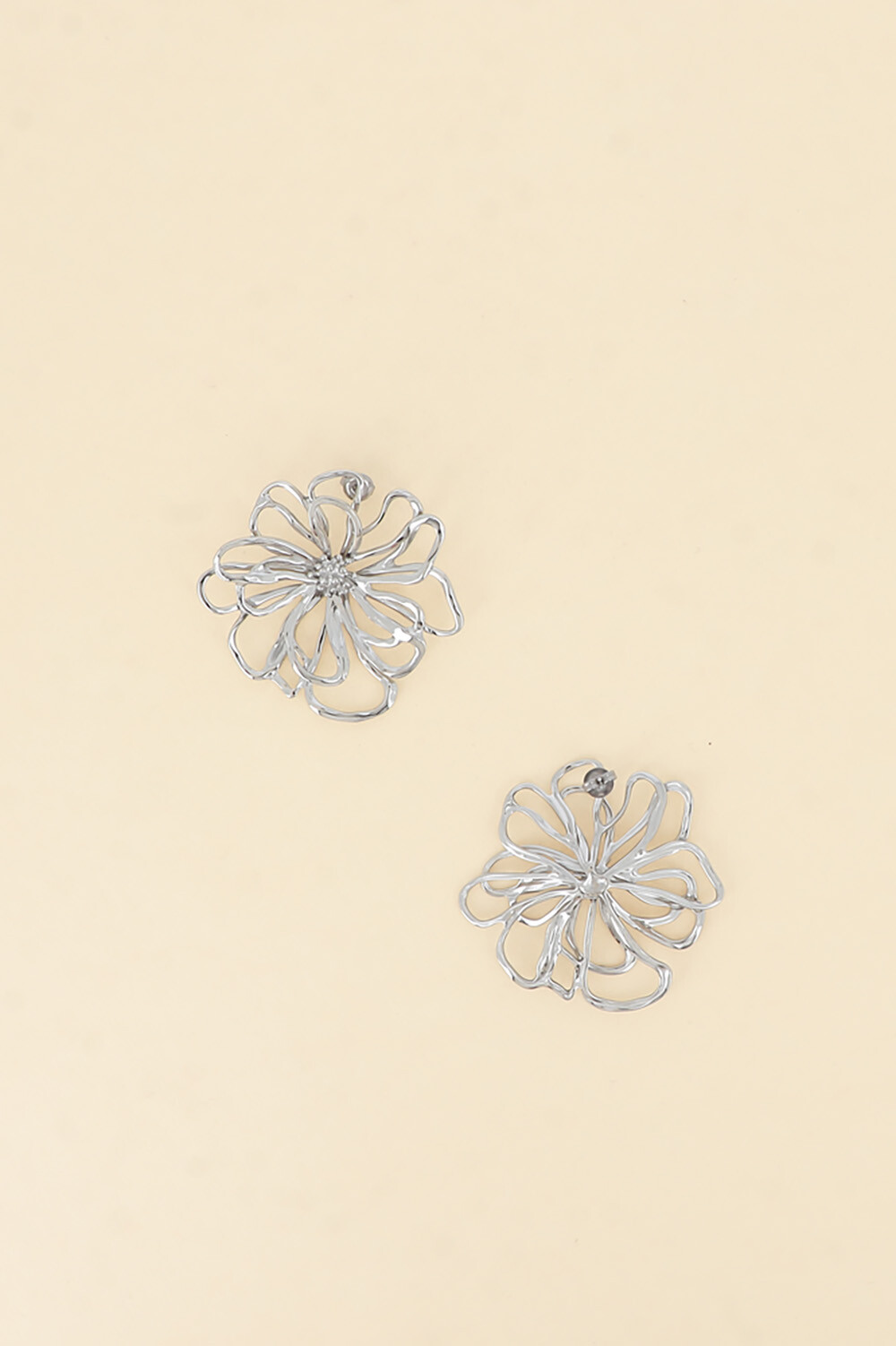 Mayorista Bohm - Pendientes de botón - flor calada 53x51mm