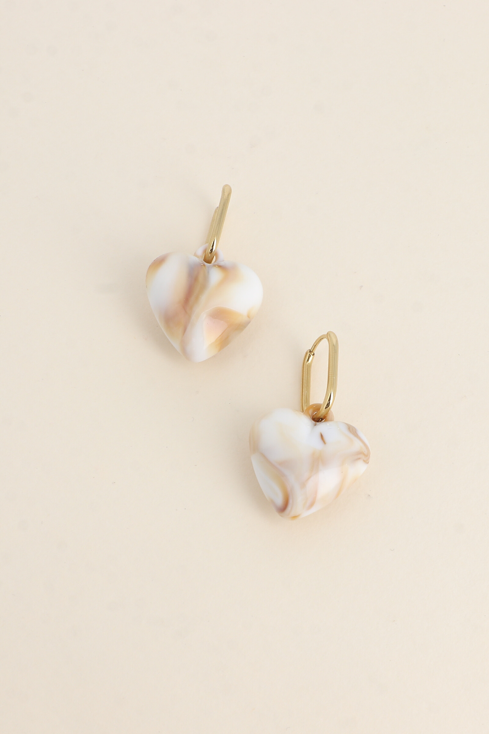 Mayorista Bohm - Creoles - Anillo ovalado, Pearl de corazón de resina