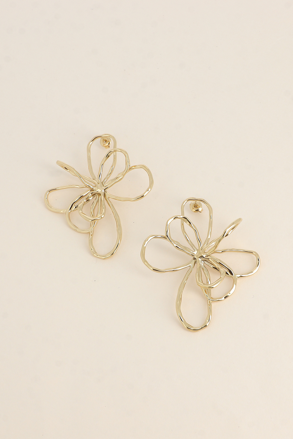 Wholesaler Bohm - Maxi stud earrings - openwork flower 57x65mm