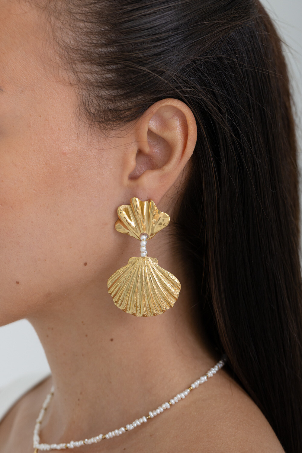 Wholesaler Bohm - Dangling earrings - 2 shells and a resin pearl ring