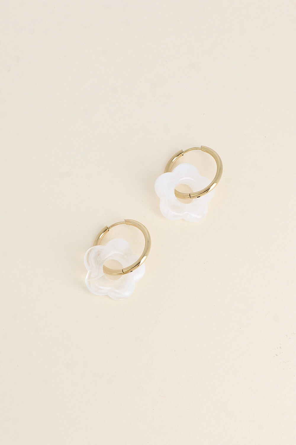 Grossista Bohm - Creoles - Anello da 2*20 mm e fiore arrotondato in resina da 20 mm