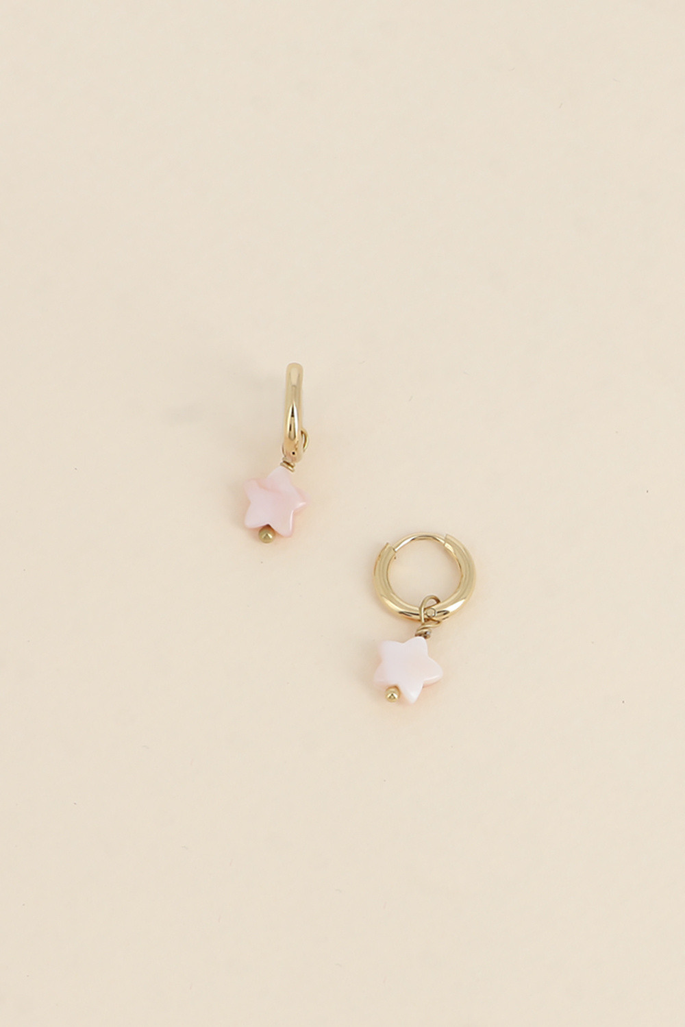 Grossiste Bohm - Mini créoles - étoile nacrée rose