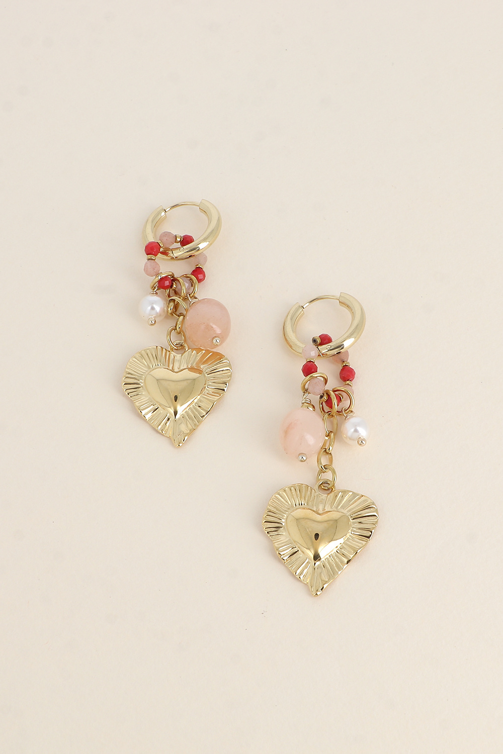 Grossiste Bohm - Créoles - anneau de perles, pendentif coeur et perles en résine