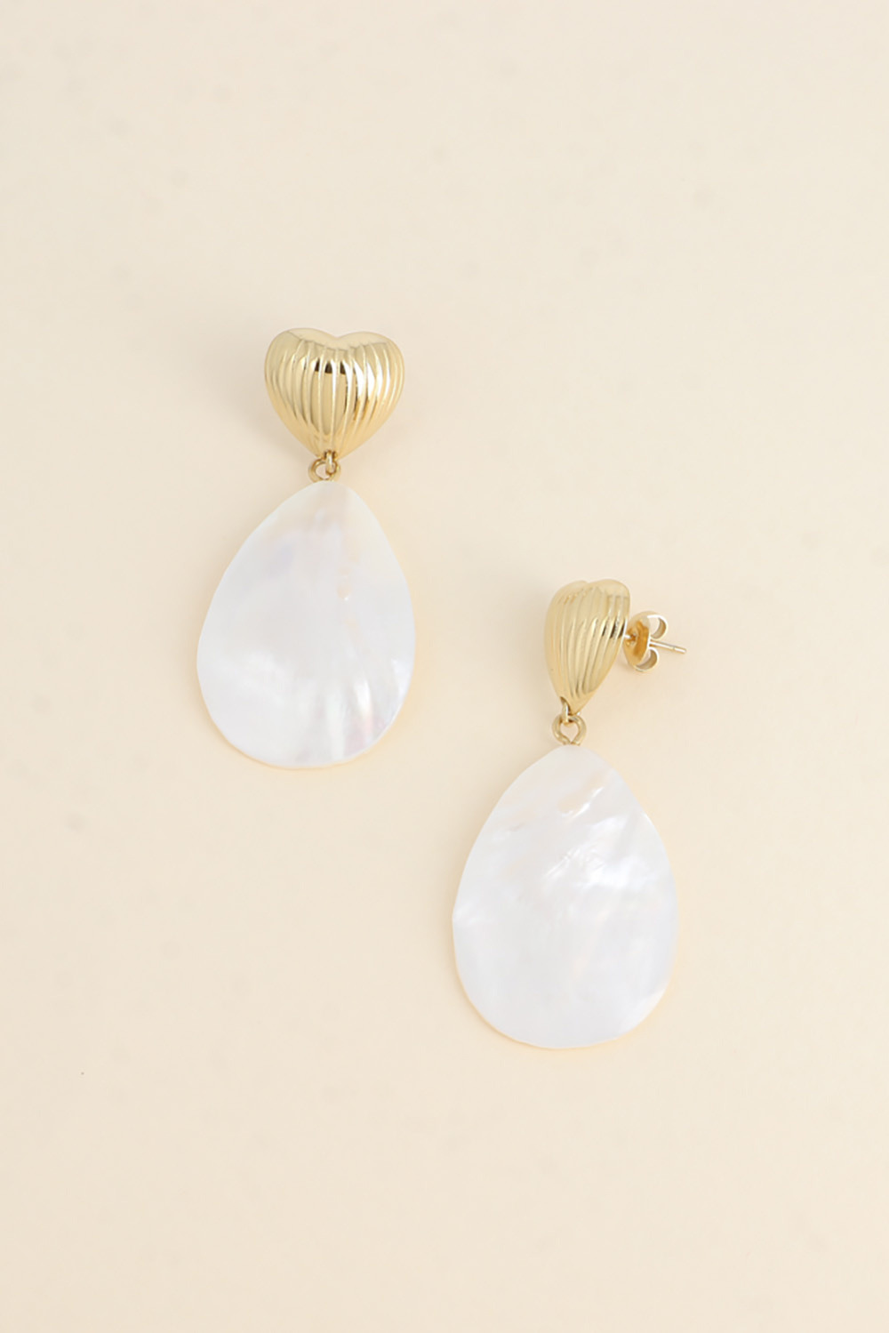 Grossiste Bohm - Boucles pendantes - coeur strié et goutte nacrée